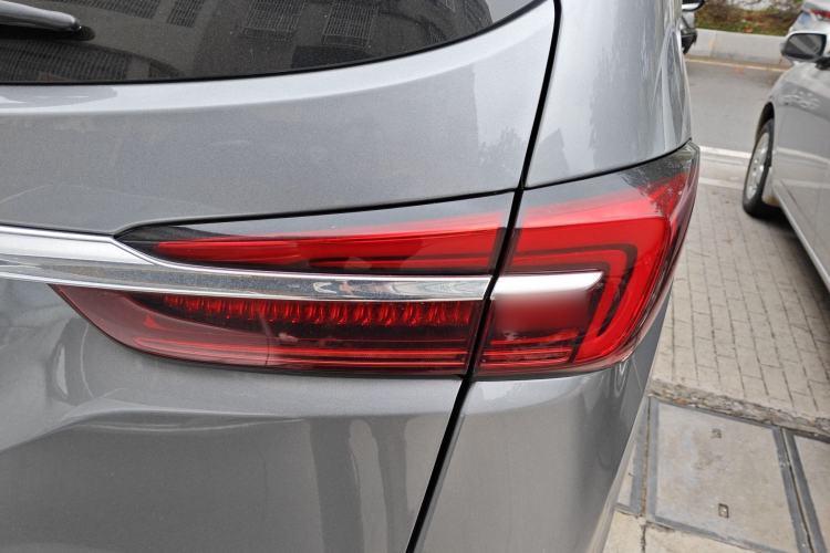 Used Buick GL8 2021 Land Cruiser Executive Class 652T Smart Luxury Model Exterior 3