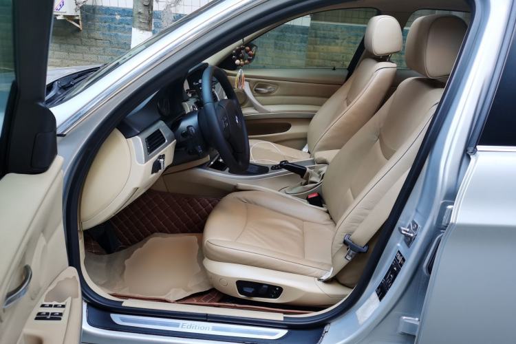 Used BMW 3 Series 2011 320i Luxury Edition
