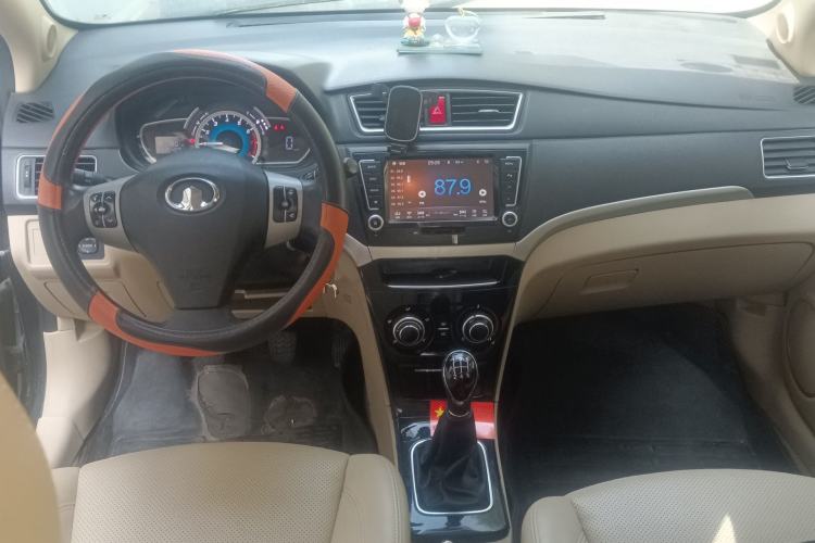 Used Great Wall C30 2015 Classic Edition 1.5L Manual Enjoyment Model Center Console