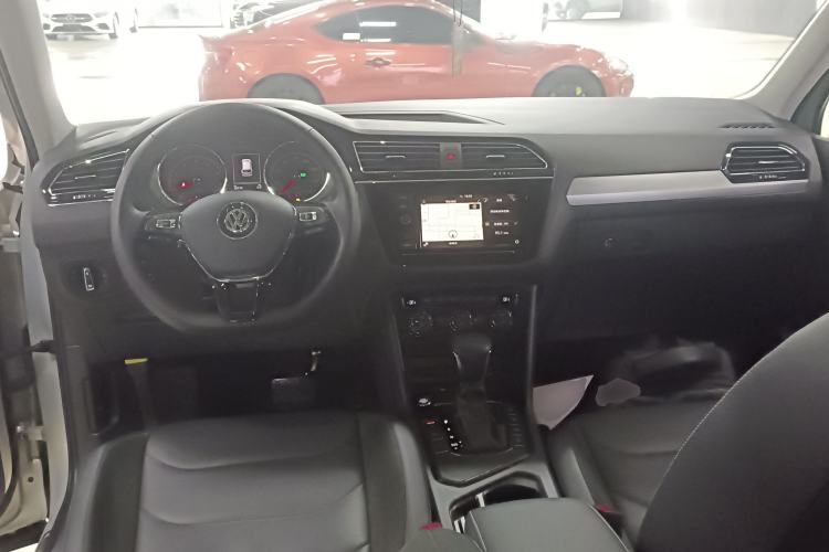 Used Volkswagen Tiguan L 2019 330TSI Automatic Two-Wheel Drive Smart Luxury Version China VI Standard
