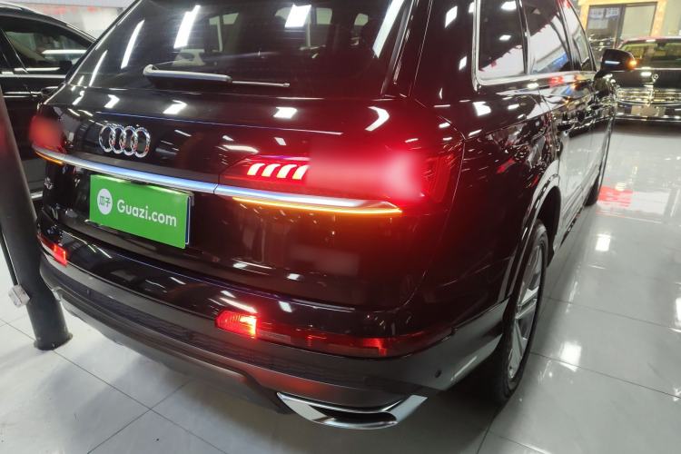 Used Audi Q7 2021 45 TFSI quattro S line Sport model