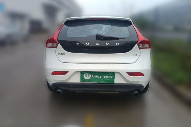 Used Volvo V40 2016 T4 Smart Luxury Edition