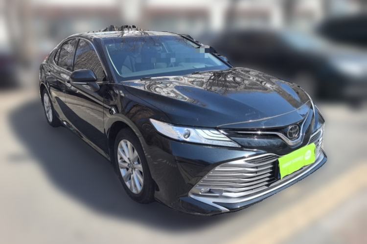 Used Toyota Camry 2019 Revised Version 2.0G Luxury Edition Front Right 45 Deg