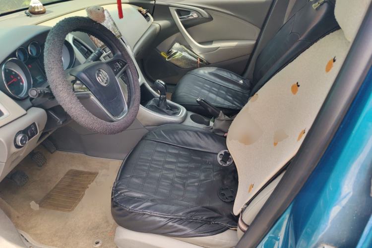 Used Buick GT 2012 XT 1.6L Manual Entry-Level Model