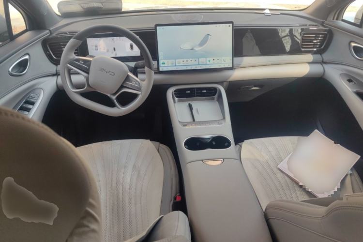 Used BYD Sealion 06 New Energy 2025 Model EV 520 Navigation Edition Center Console