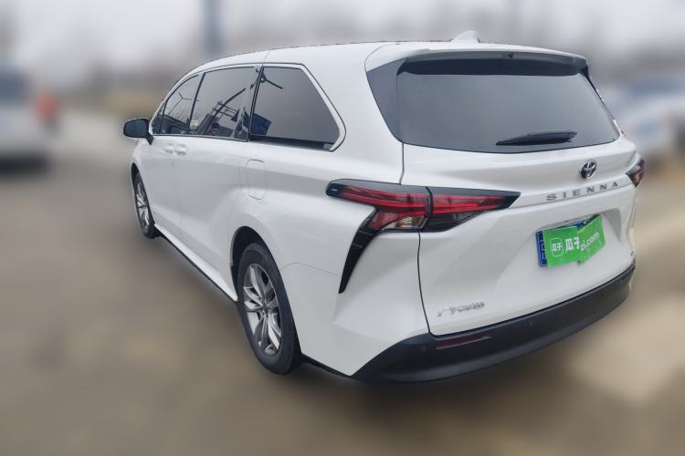 Used Toyota Sienna 2024 2.5L Hybrid Comfort Edition
