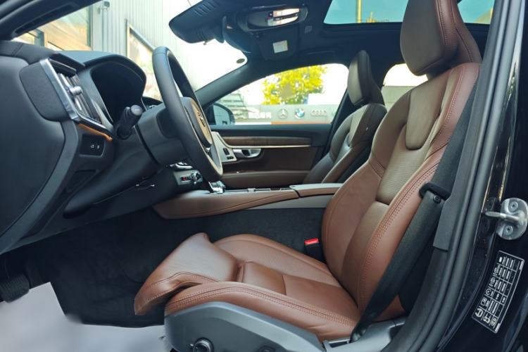 Used Volvo S90 New Energy 2024 Plug-in Hybrid Four-Wheel Drive Long-Range Luxury Smart Edition
