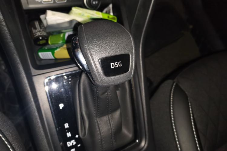 Used Skoda Karoq 2019 TSI280 Smart Drive Deluxe Edition China VI Standard Gear Lever