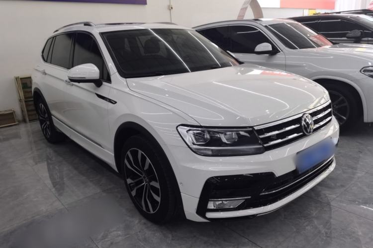 Used Volkswagen Tiguan L 2021 330TSI Automatic Two-Wheel Drive R-Line Enhanced Edition Front Right 45 Deg