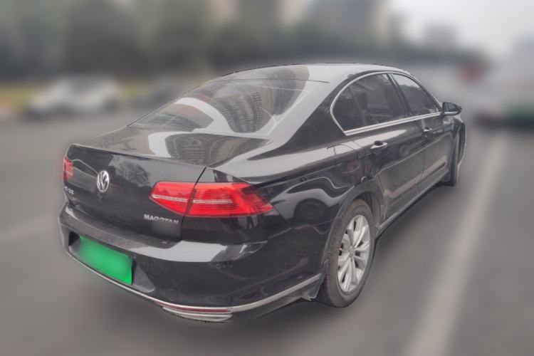 Used Volkswagen Magotan 2018 330TSI DSG Luxury Model Rear Right 45 Deg