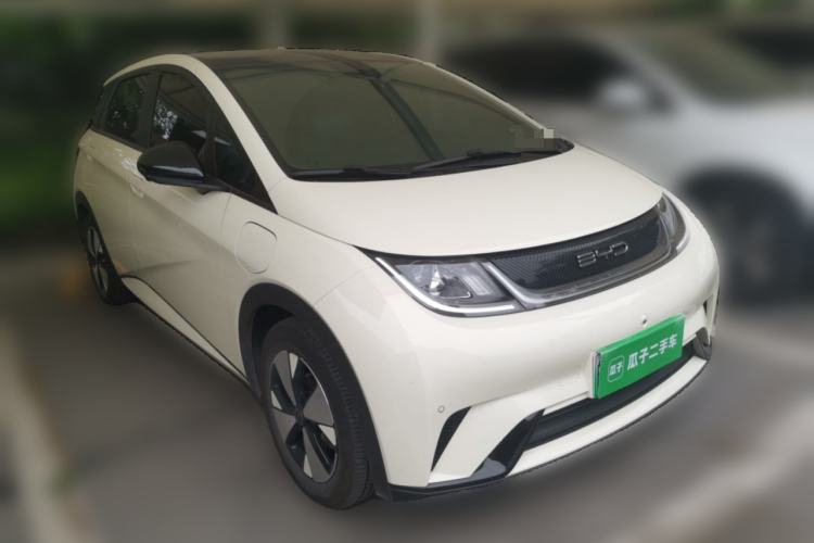 Used BYD Dolphin 2023 420 km Fashion Edition Front Right 45 Deg