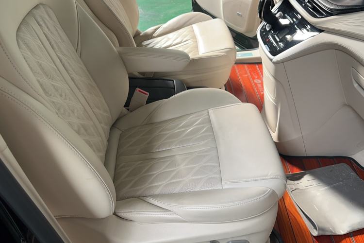 Used Buick GL8 2020 Avenir Avia Six-Seat Deluxe Edition
