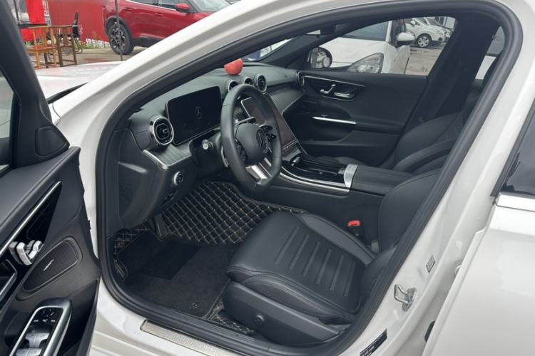 Used Mercedes-Benz C-Class 2023 C 200 L Sport Edition Interior 4