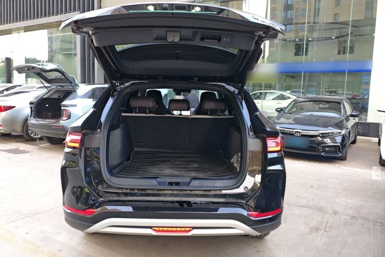 Used BYD Song PLUS New Energy 2025 EV Intelligent Driving Edition 520km Luxury Model
