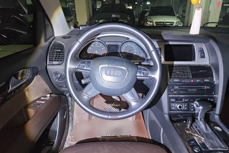 Used Audi Q7 2014 35 TFSI Sport Edition Steering Wheel