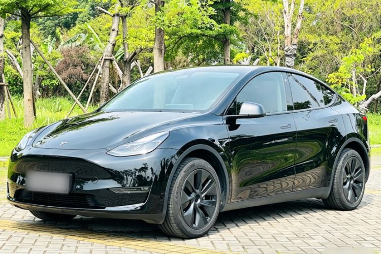 Used Tesla Model Y 2023 Long-Range All-Wheel-Drive Version