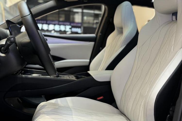 Used BYD Seal 06 New Energy 2024 DM-i 120KM Flagship Model Interior 4