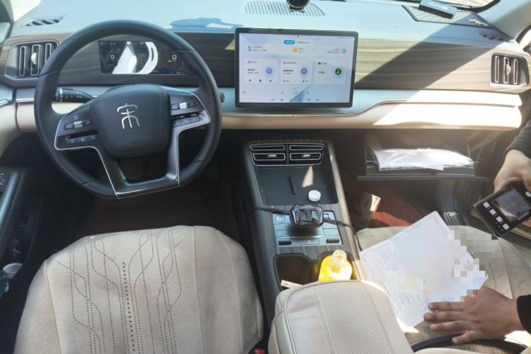 Used BYD Song Pro New Energy 2025 Second-Generation DM-i 75KM Overachiever Trim Center Console