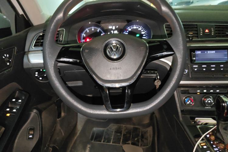 Used Volkswagen Lamando 2015 230TSI DSG Fashion Edition
