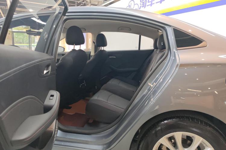 Used Roewe i5 2023 1.5L Manual Comfort Edition
