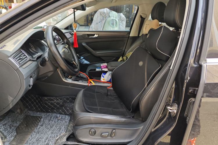 Used Volkswagen Passat 2016 330TSI DSG Luxury Edition Left Front Seat