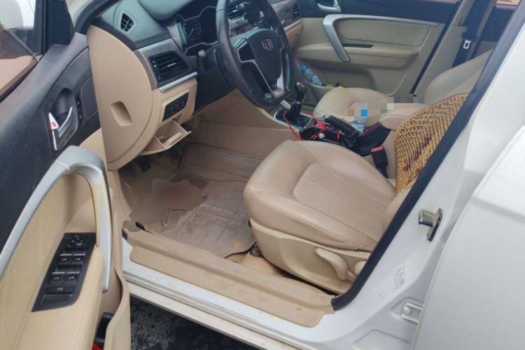 Used Geely Auto Emgrand 2017 Sedan Million Edition 1.5L Manual Luxury Model Driver Seat