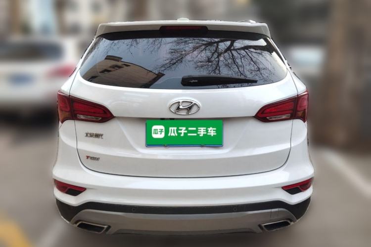 Used Hyundai Santa Fe 2017 2.0T Automatic Two-Wheel Drive Smart Version 7 Seats
