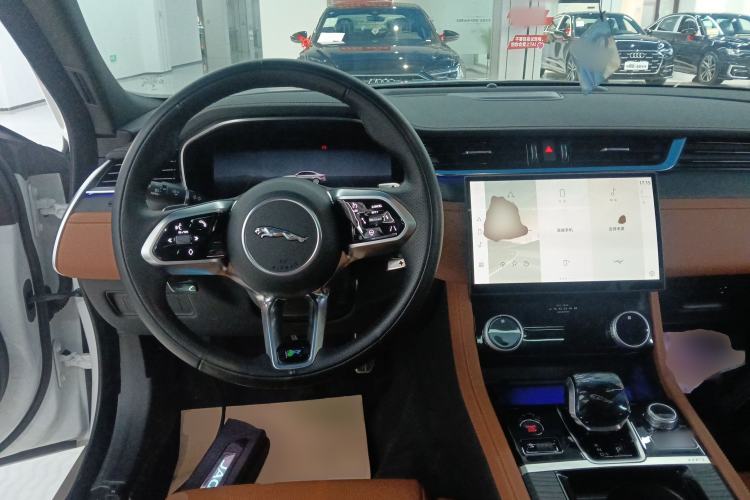 Used Jaguar XFL 2024 2.0T P300 Four-Wheel Drive Flagship Sport Gold Edition
