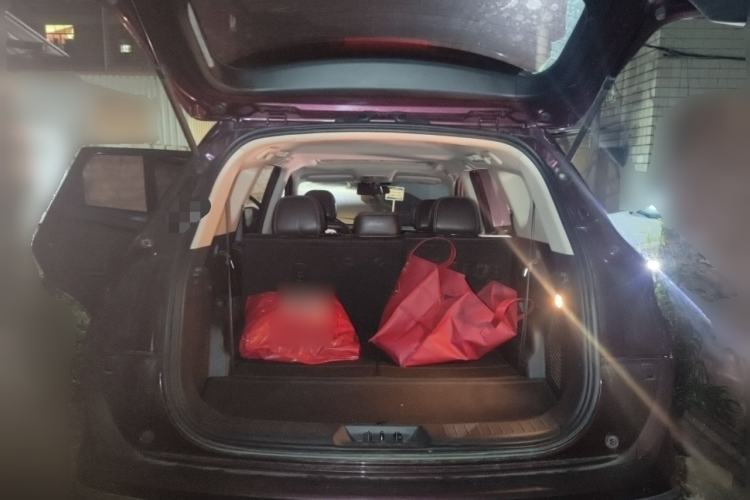 Used Dongfeng Fengon 580 2016 1.5T CVT Luxury Model Trunk