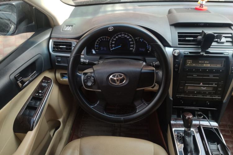 Used Toyota Camry 2016 2.0G 10th Anniversary Leading Edition
