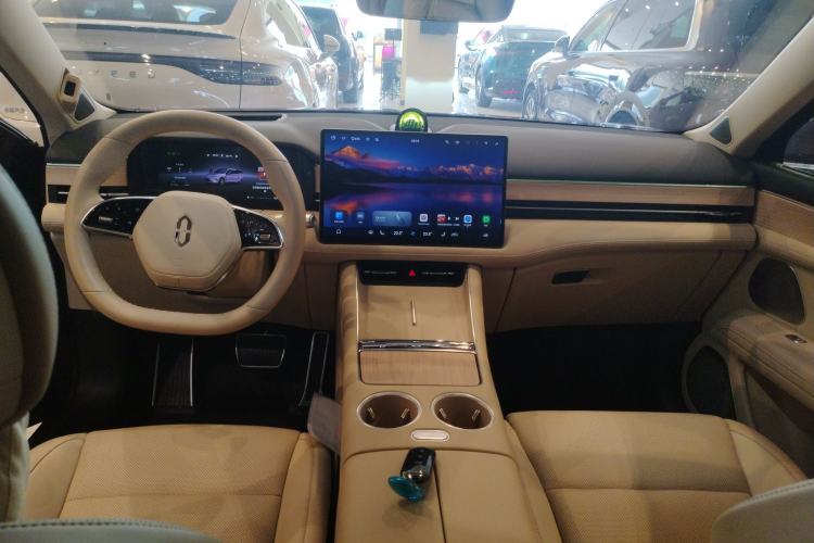 Used Hima AITO M5 2025 Extended-Range Ultra All-Wheel-Drive Version
