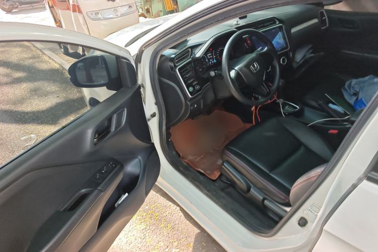 Used Honda Gienia 2017 1.5L CVT Comfort Version Driver Seat