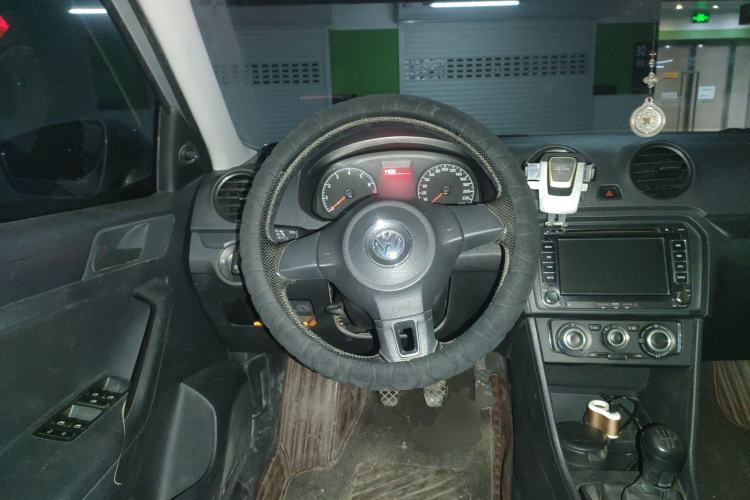 Used Volkswagen Jetta 2013 1.4L Manual Fashion Model Steering Wheel