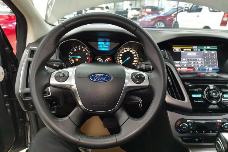 Used Ford Focus 2012 Sedan 1.6L Automatic Fashion Edition