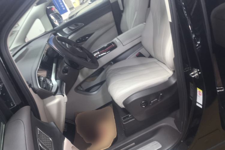 Used Denza D9 2025 DM-i Intelligent Drive 1020 Four-Wheel Drive Flagship Model