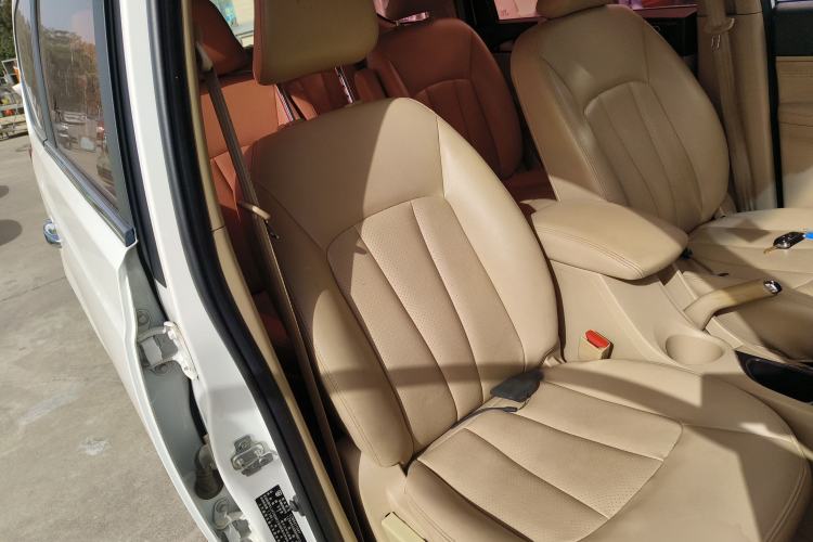 Used Baojun 730 2016 1.8L iAMT Comfort Version 7 Seats
