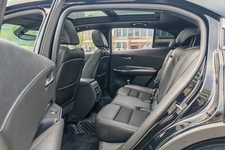 Used Cadillac XT4 2018 28T Two-Wheel Drive Tech Version