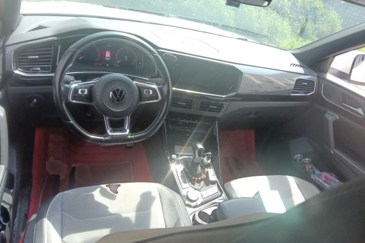 Used Volkswagen Tayron 2021 380TSI All-Wheel Drive R-Line Connected Version Center Console