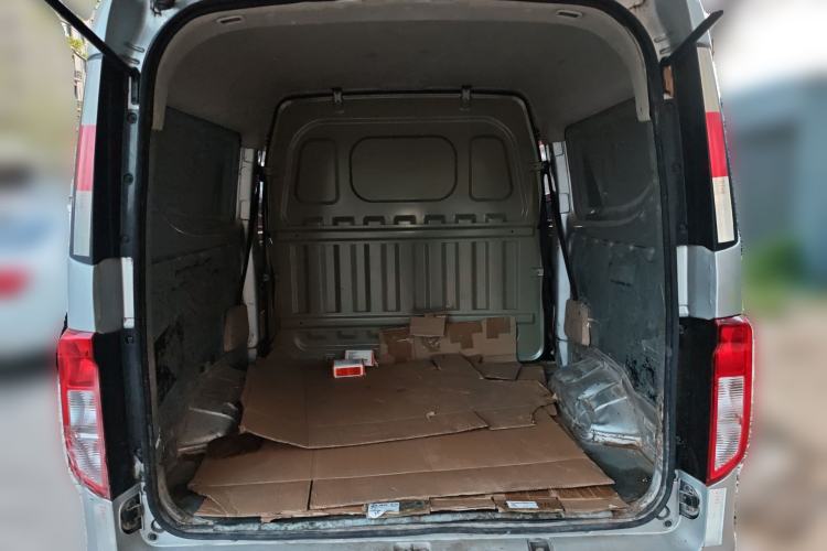 Used CHANGAN KUAYUE Xing V3 2023 1.3L Gasoline Comfort Edition 5-Seater Van Trunk