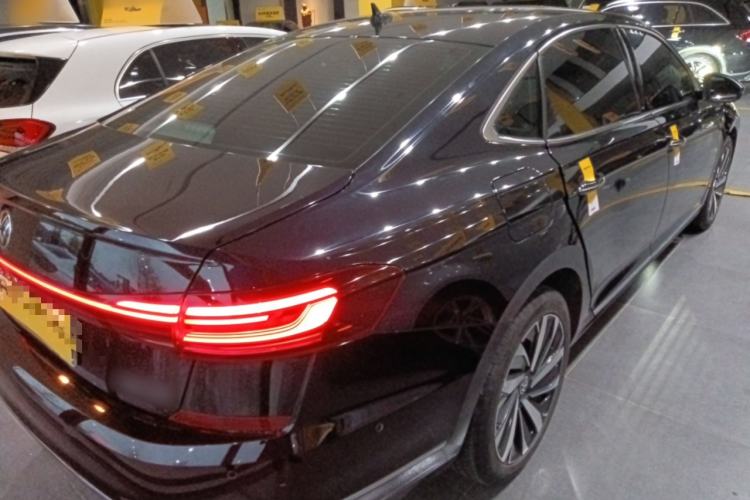 Used Volkswagen Passat 2022 330TSI Starry Luxury Edition Rear Right 45 Deg