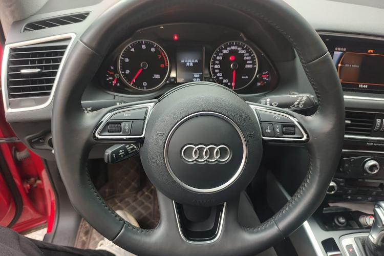 Used Audi Q5 2017 Plus 40 TFSI Technology Model Steering Wheel