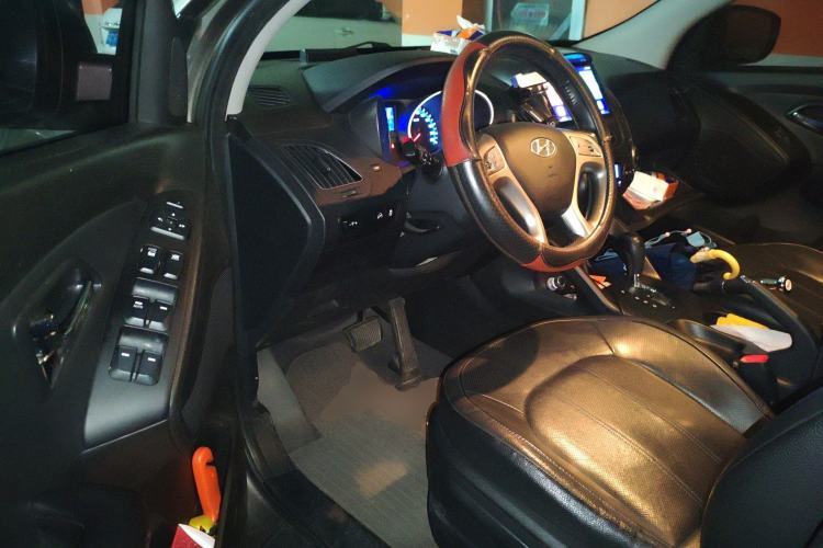 Used Hyundai ix35 2013 2.0L Automatic Two-Wheel Drive Smart GLS China IV Standard Driver Seat