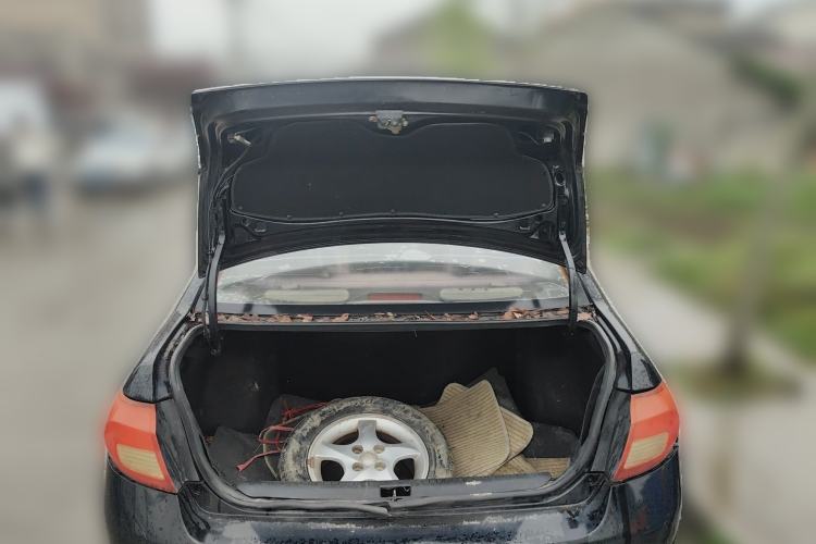 Used FAW Weizhi V5 2014 1.5L Manual Standard Edition Trunk