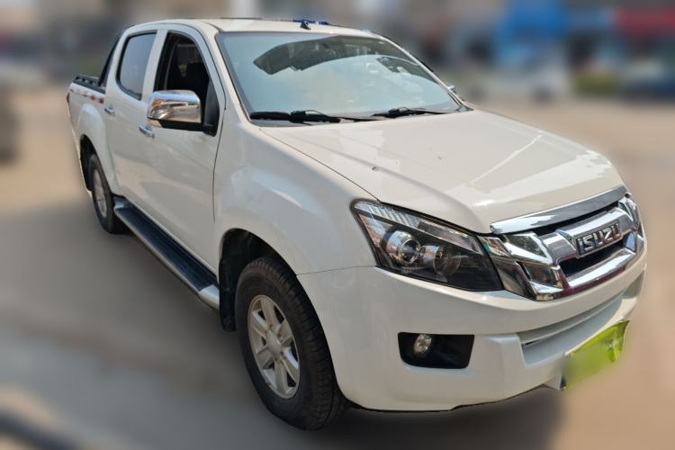 Used Isuzu D-MAX 2015 2.5T Two-Wheel Drive Automatic High-Performance Elite Version 4JK1
