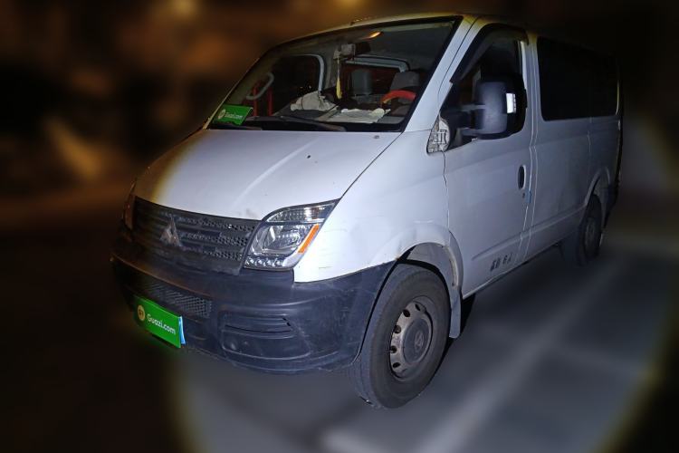 Used SAIC MAXUS Xintu V80 2012 2.5T Low-Roof Value-Added Logistics Version C