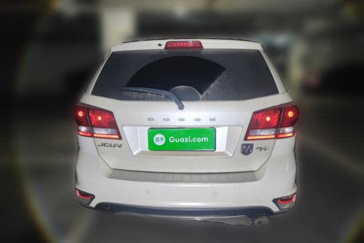 Used Dodge Journey 2013 2.4L Two-Wheel Drive Luxury Version Rear