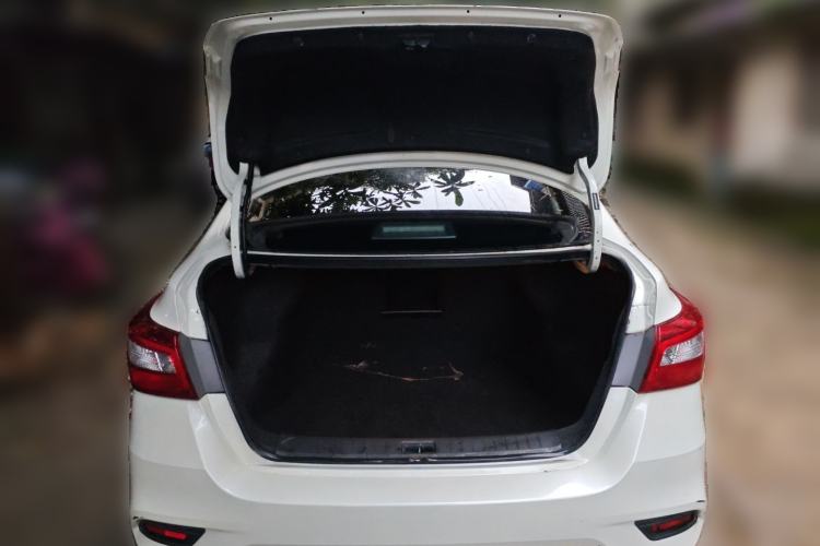 Used Nissan Sylphy 2019 1.6XV CVT Smart Connect Luxury Edition China VI Standard Trunk