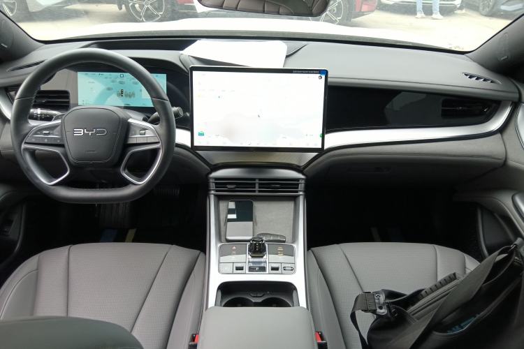 Used BYD Seal 07 DM-i 2025 Intelligent Driving Version DM-i 1.5L 125 km Prestige Edition Center Console