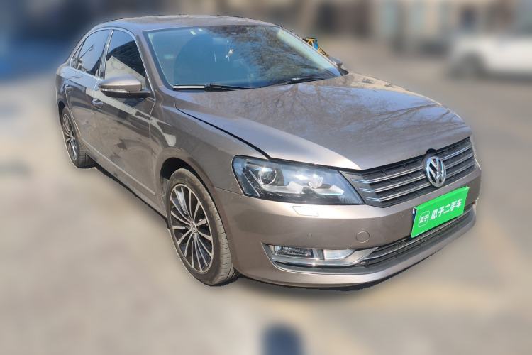 Used Volkswagen Passat 2014 1.8TSI DSG Prestige Navigation Edition Front Right 45 Deg