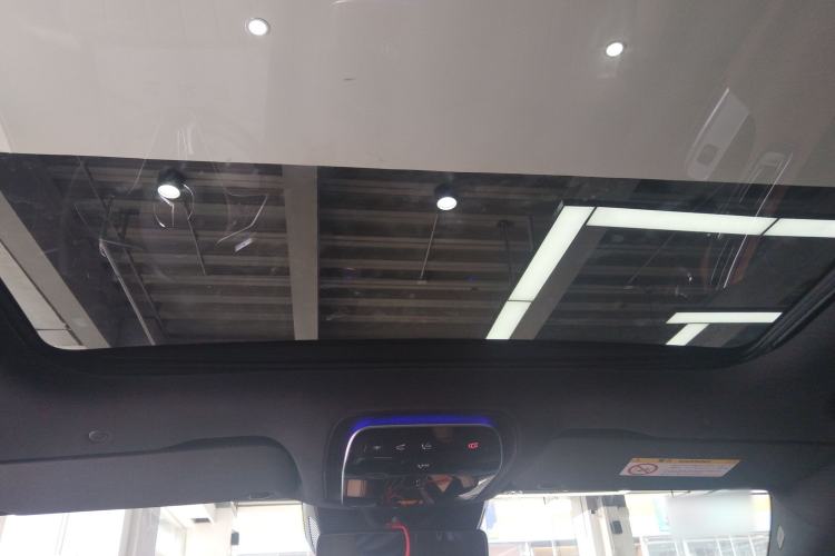 Used Mercedes-Benz E-Class New Energy 2024 E 350 e L Plug-in Hybrid Sedan Headliner